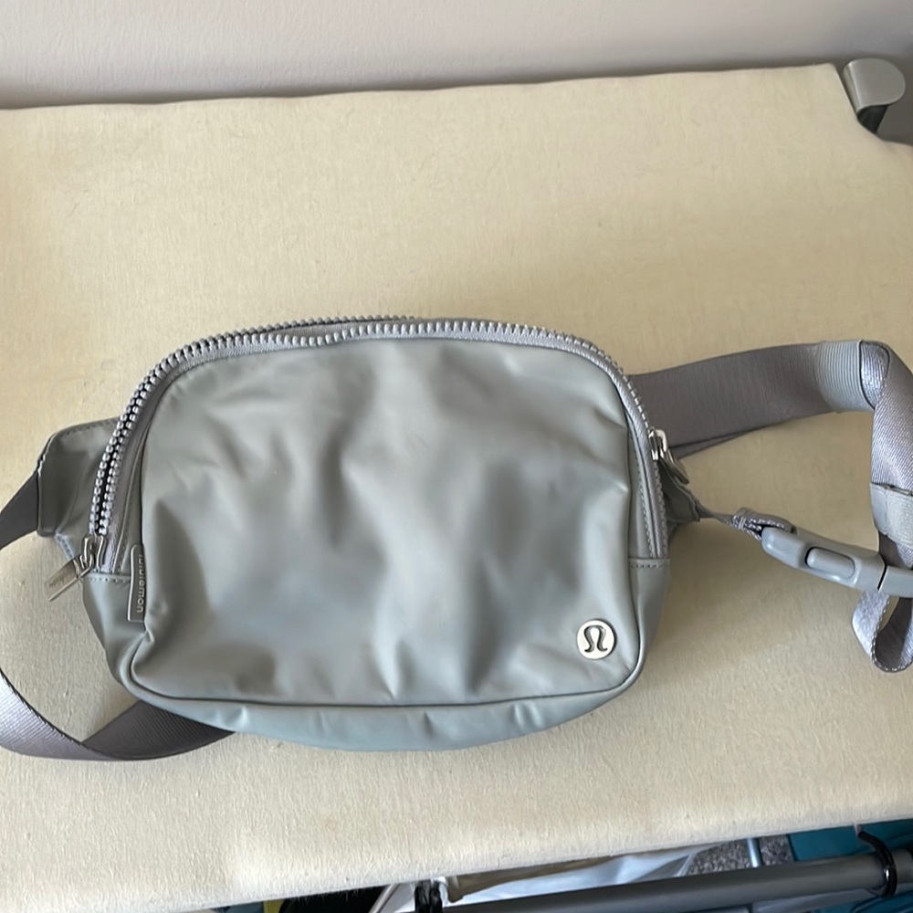 Lululemon Everyday Belt bag